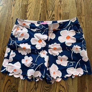 3/$12 Isaac Mizrahi Scallop Hem Shorts